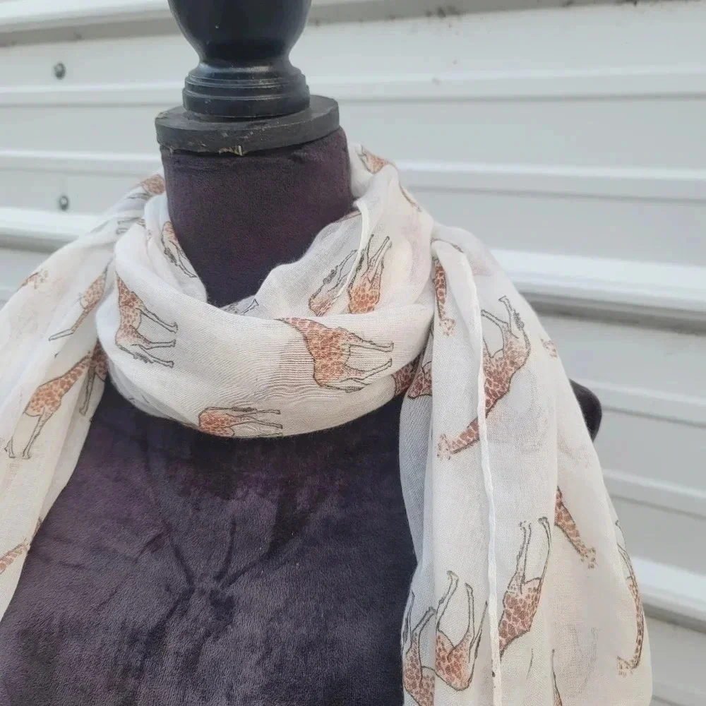 Pashmina Thin Knit Scarf Giraffe Print Brown Beige Lighweight Polyester 72